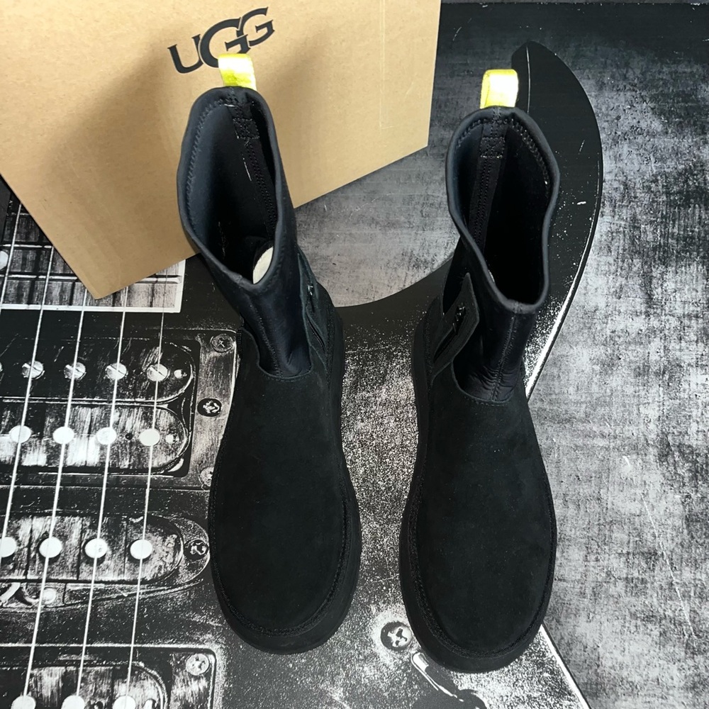 NIB UGG Boot - Picture 10 of 15